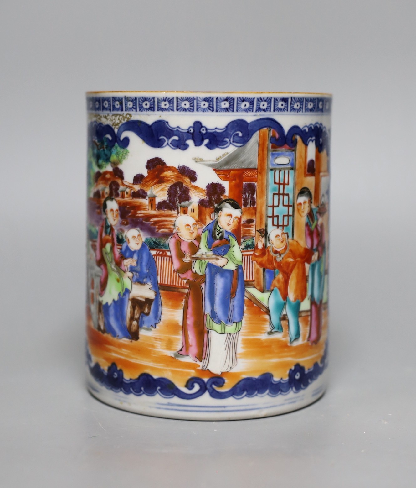 A Chinese export famille rose tankard, Qianlong period, 14cms high